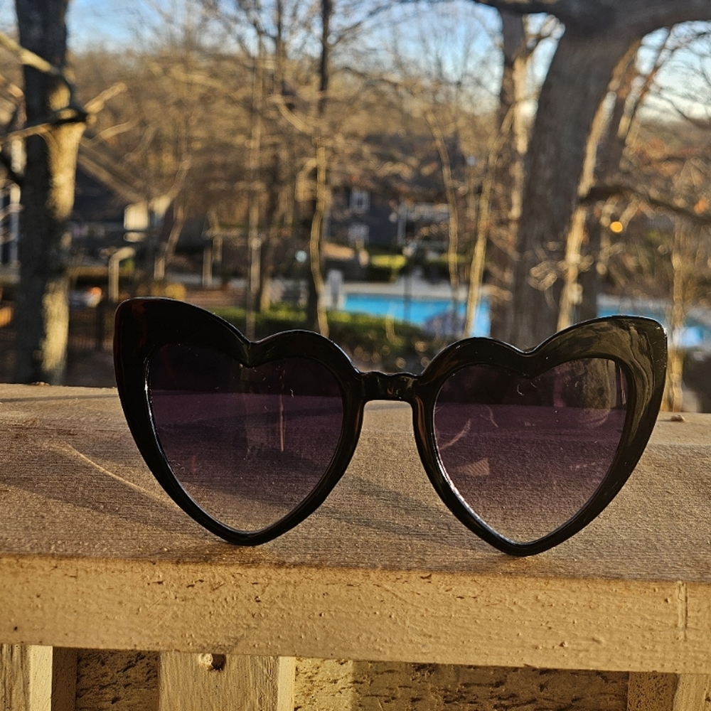 Heart eyes Cateye Sunglasses!